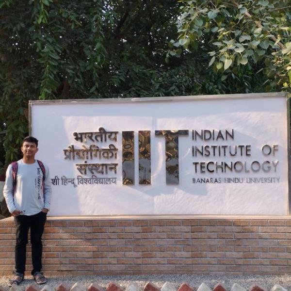 Students going to college, first year college students, IIT Hyderabad, IIT BHU, NIT Silchar, Delhi University, Zakir Hussain College, Shivaji College, College admissions, DU, NIT, IIT