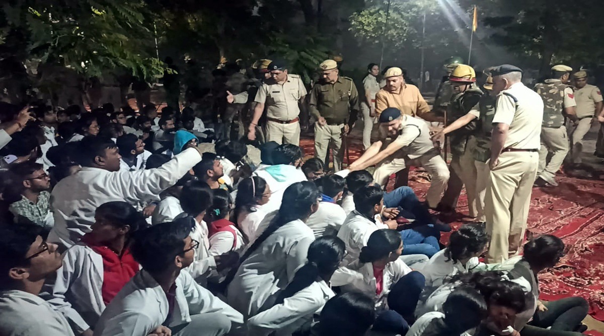 MBBS students protest, delhi news, indian express