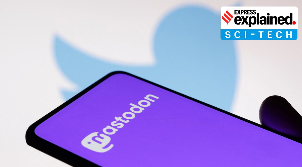 Twitter and Mastodon logos are seen in this illustration taken November 7, 2022. (Reuters: Dado Ruvic)