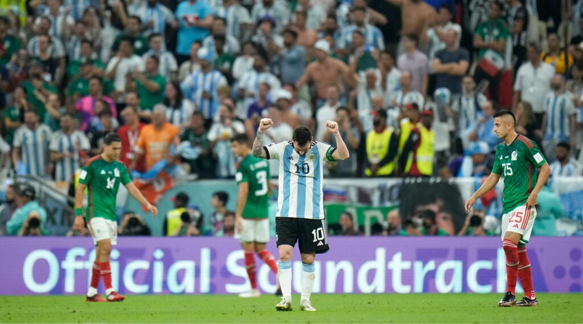 Argentina defender Lisandro Martinez kicked in the face by Mexico's Hirving  Lozano in heated World Cup match