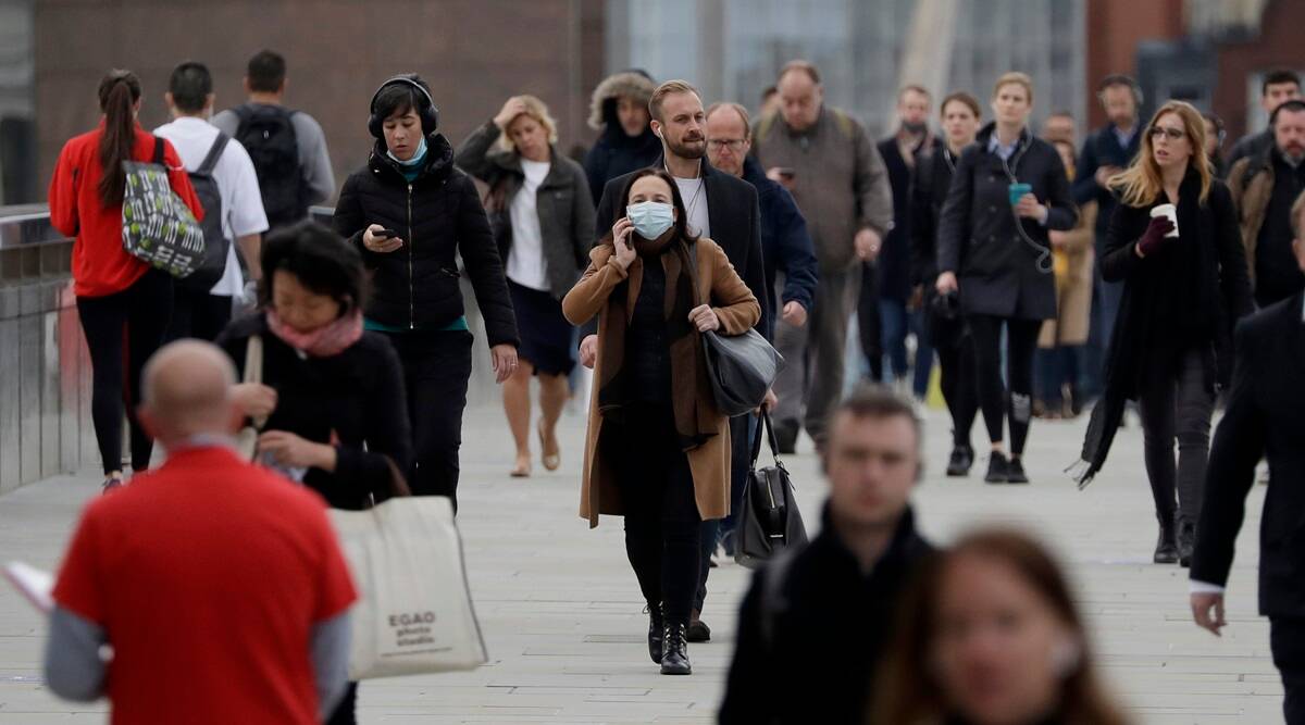 Annual UK net migration hits record high of more than 500,000