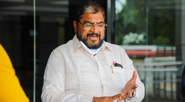 Farmer leader and former MP Raju Shetti meet sugar commissioner Shekhar Gaikwad in Sakhar Sankul over one-time payment of FRP on 30/06/2021, Wednesday. In the latest development, Shetti wants a new law making one-time payment of FRP compulsory. (Express file photo by Ashish Kale)