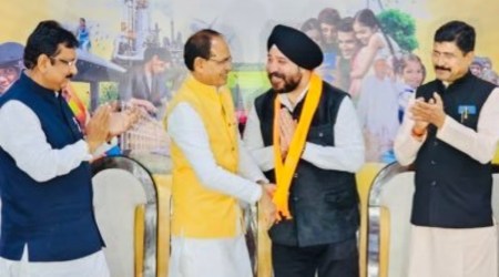 Madhya Pradesh Chief Minister Shivraj Singh Chouhan welcomed Saluja into the BJP fold at his official residence. (Twitter/@NarendraSaluja)