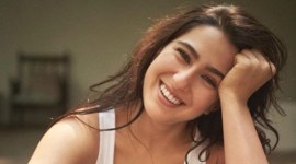 Sara Ali Khan, Sara Ali Khan news, Sara Ali Khan fashion, Sara Ali Khan travel, Sara Ali Khan vacation, Sara Ali Khan beach photo, celeb fashion, indian express news