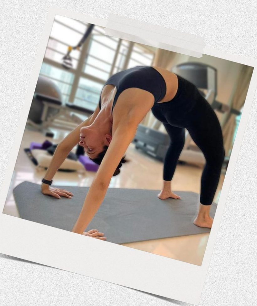 Deepika Padukone Wants Fans To Guess This Yoga Pose, Alia Bhatt Responds |  People News | Zee News
