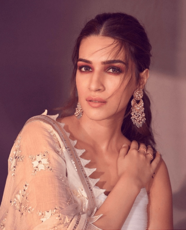 In Pictures Kriti Sanons Most Ravishing Makeup Looks Lifestyle Gallery News The Indian Express
