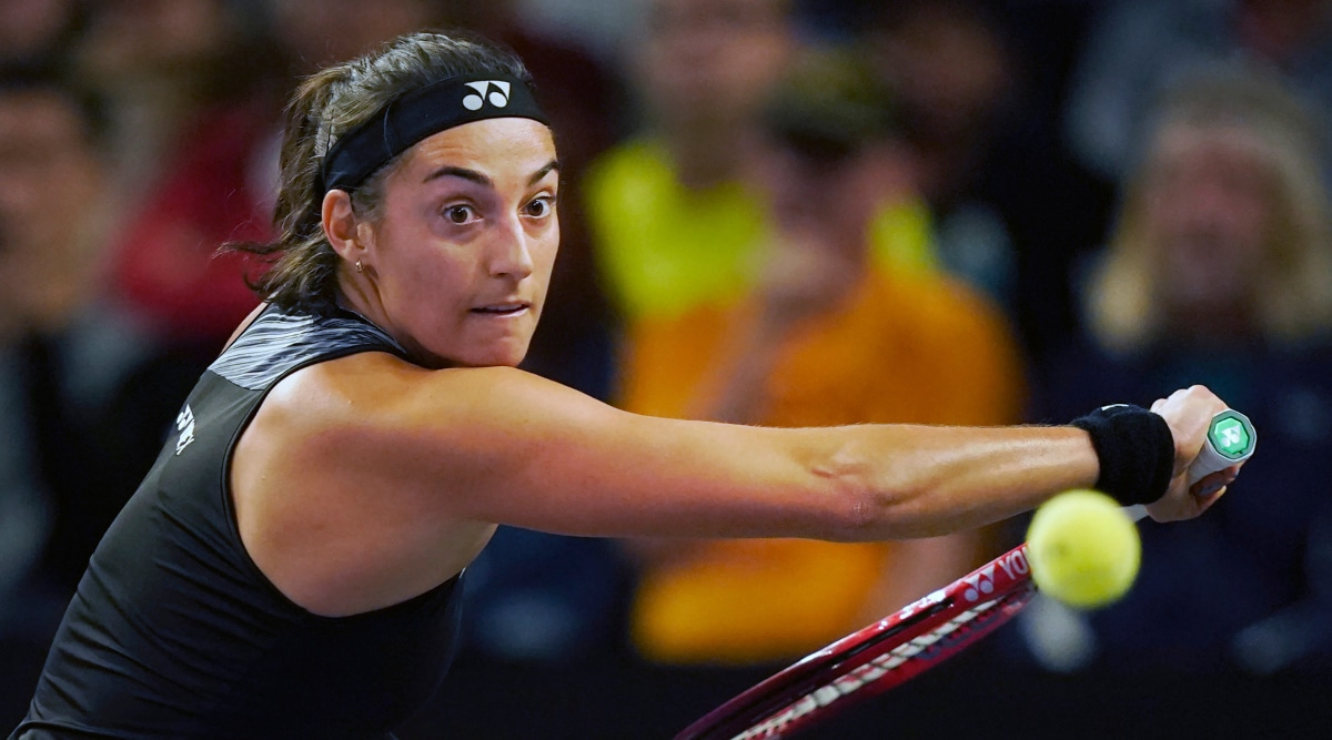 france-s-caroline-garcia-overpowers-aryna-sabalenka-to-win-wta-finals