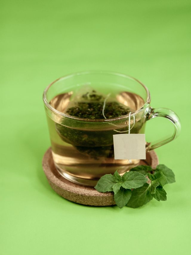 why-you-should-not-consume-green-tea-immediately-after-meals-the