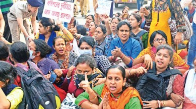 TET aspirants protest, Mamata Banerjee, Teacher Eligibility Test, 2014 TET candidates list, West Bengal, Kolkata, Indian Express, current affairs