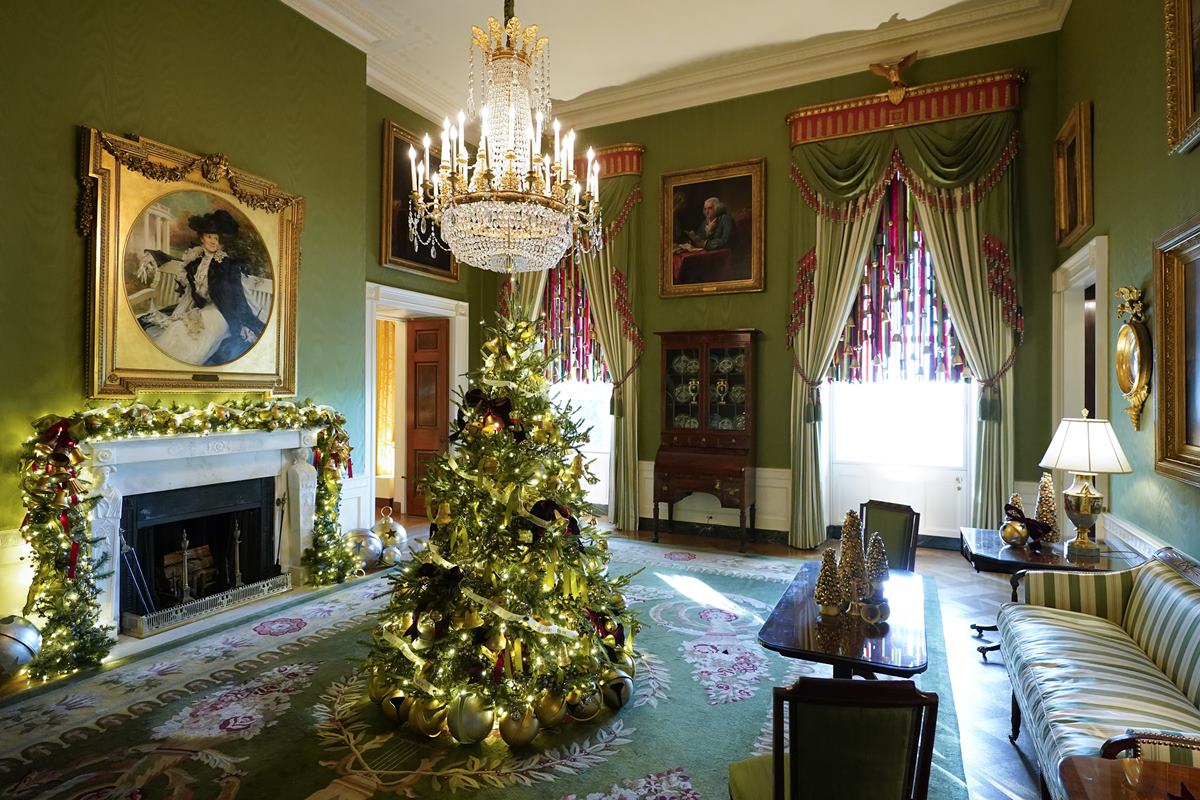 ‘We the People’ at heart of White House holiday decorations Life