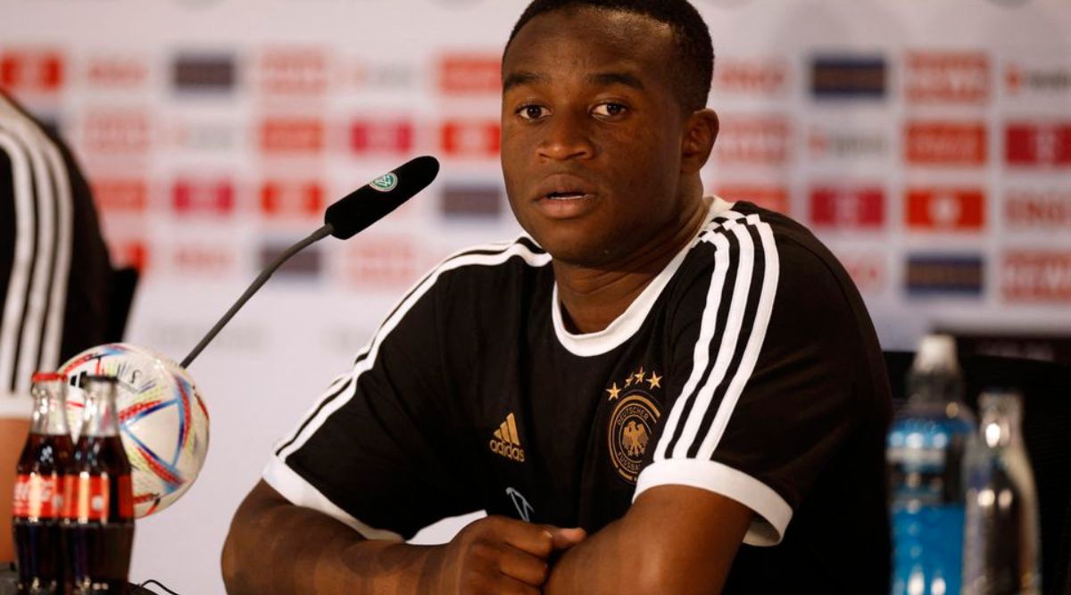 Deutschlands Neuer sagt, der mutige Youngster Youssuba Mukoko sei bereit für die große Bühne