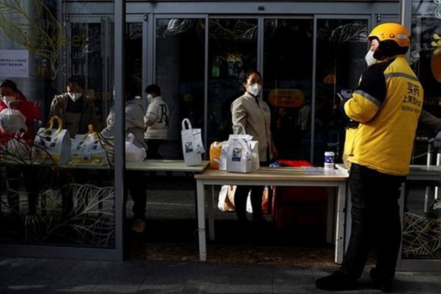 Blank papers in hand, protesters gather across China against zero-Covid ...