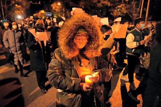 Blank papers in hand, protesters gather across China against zero-Covid ...