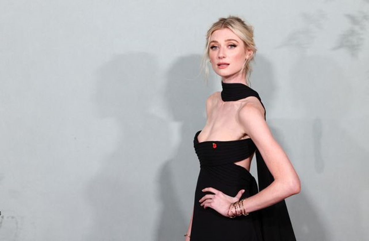 El vestido de estreno de 'The Crown' de Elizabeth Debicki hace un guiño a la princesa Diana