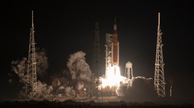 nasa artemis lift off