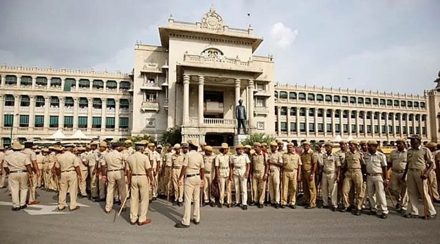 With the national helpline being introduced in several states across the country, Bengaluru police department officials are concerned whether the new system will handle such cases in a timely manner to prevent loss of funds from victims of online fraud. (Representational/File)