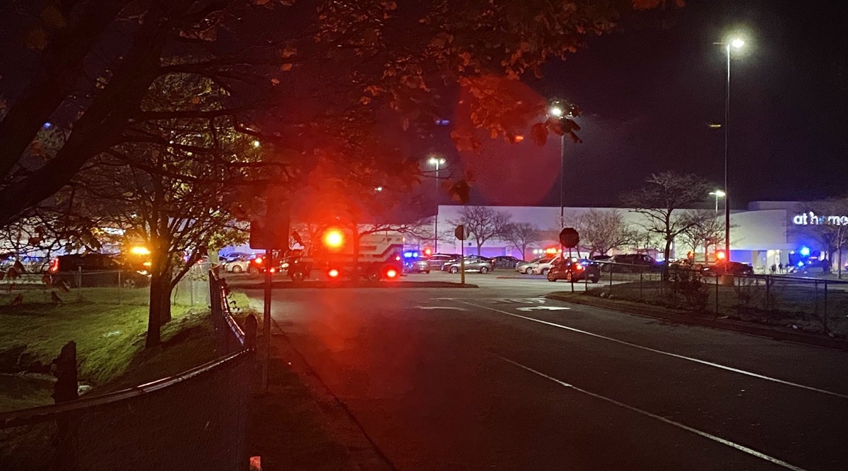 A shooting at a Walmart in Chesapeake, Virginia resulted in multiple fatalities. (Twitter/@SarahHammondTV)
