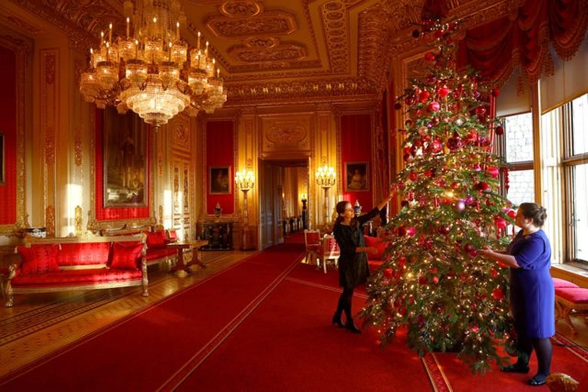 Windsor Castle lights up with Christmas décor ahead of King Charles
