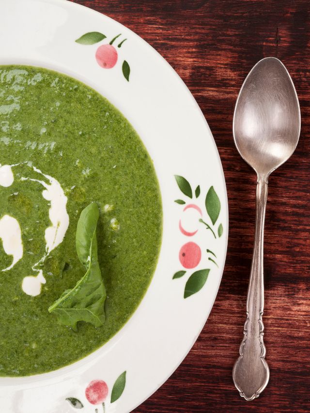Dairy free spinach soup recipe by Masterchef Sanjeev Kapoor The