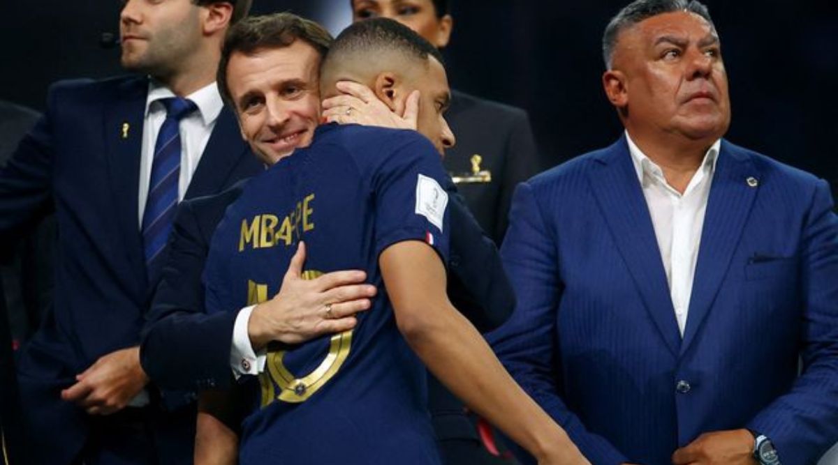 « En tant que président, vous ferez plus que moi… merci de faire rêver les hommes et les femmes »: le président français Macron fait l’éloge des joueurs dans les vestiaires