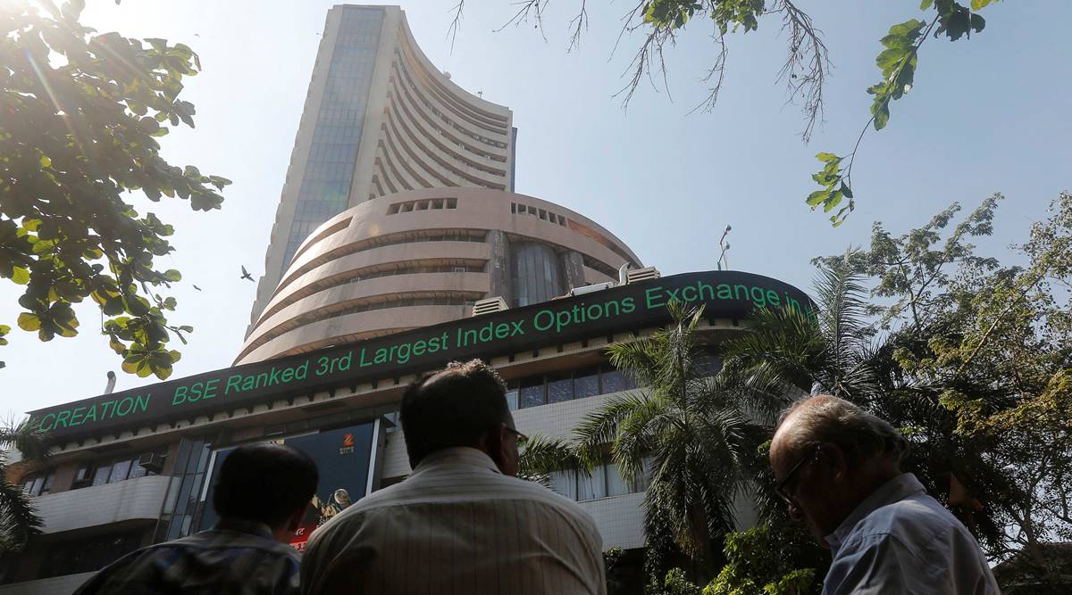 Share Market Today: Indices fall for the fourth straight day, Sensex tanks 981 points