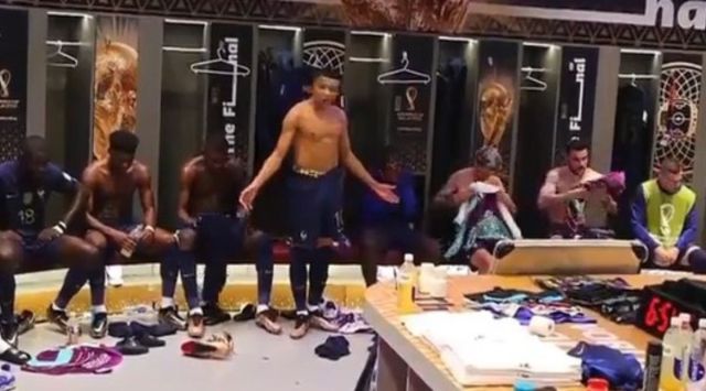 Watch Kylian Mbappe Gives Rousing Speech To Teammates At Half Time After Going 2 0 Down To