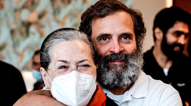 Rahul Gandhi tweeted a picture with his mother Sonia Gandhi (Twitter/RahulGandhi)