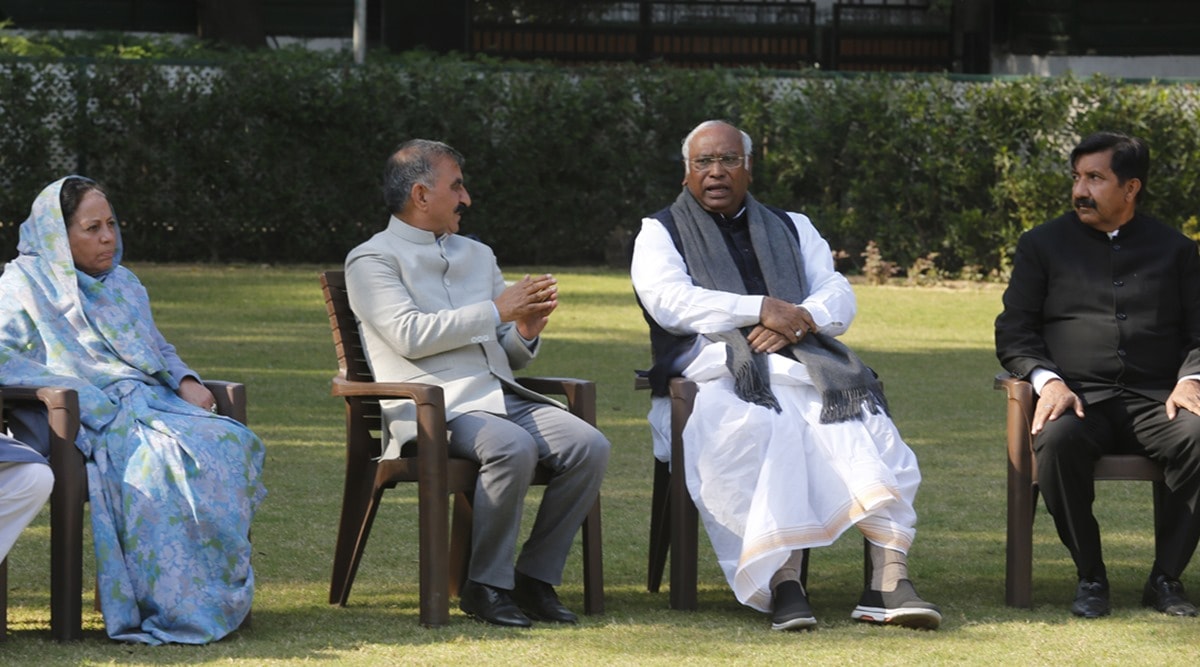 Himachal Pradesh CM Sukhwinder singh Sukhu, deputy CM Mukesh Agnihotri, Pratibha Singh  and other Congress MLAs meet Mallikarjun Kharge at his residence in New Delhi on Thursday. (Express photo by Anil Sharma)