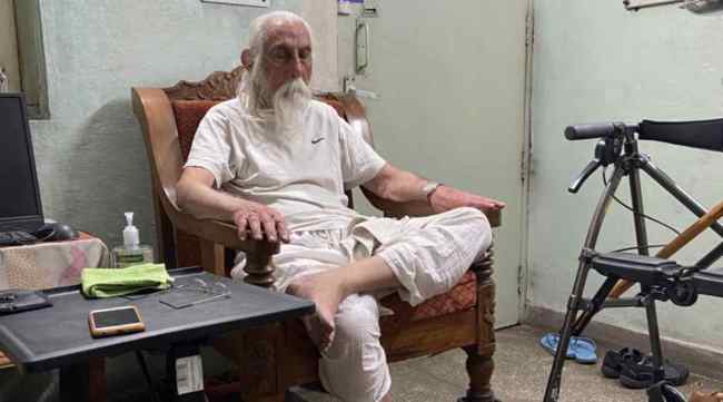 M C Dikshit in his home in East Delhi. (Photo credit: Ritambara Shastri)