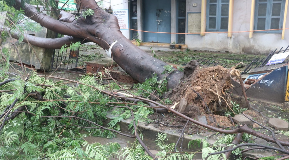 cyclone-mandous-crosses-tamil-nadu-coast-top-developments-chennai