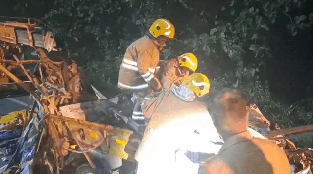 According to police, the Tata Ace vehicle with 10 people, who are daily wage labourers, was heading towards Chennai on the Chennai-Tiruchirapalli national highway, when the accident took place near Janakipuram near Maduranthakam around 3.15 am. (Image sourced)