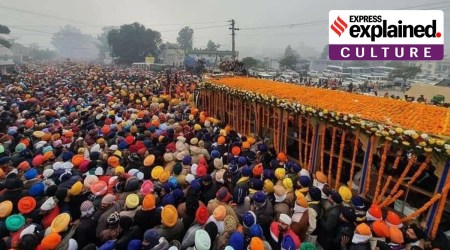 Devotees at the Shaheedi Jor Mela at Fatehgarh Sahib. (Express)