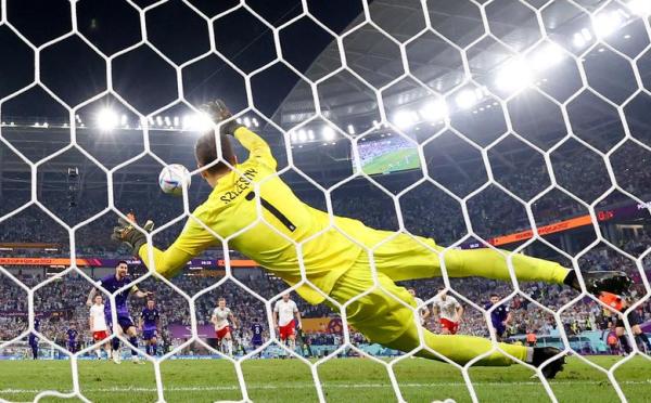 Messi, Wojciech Szczesny