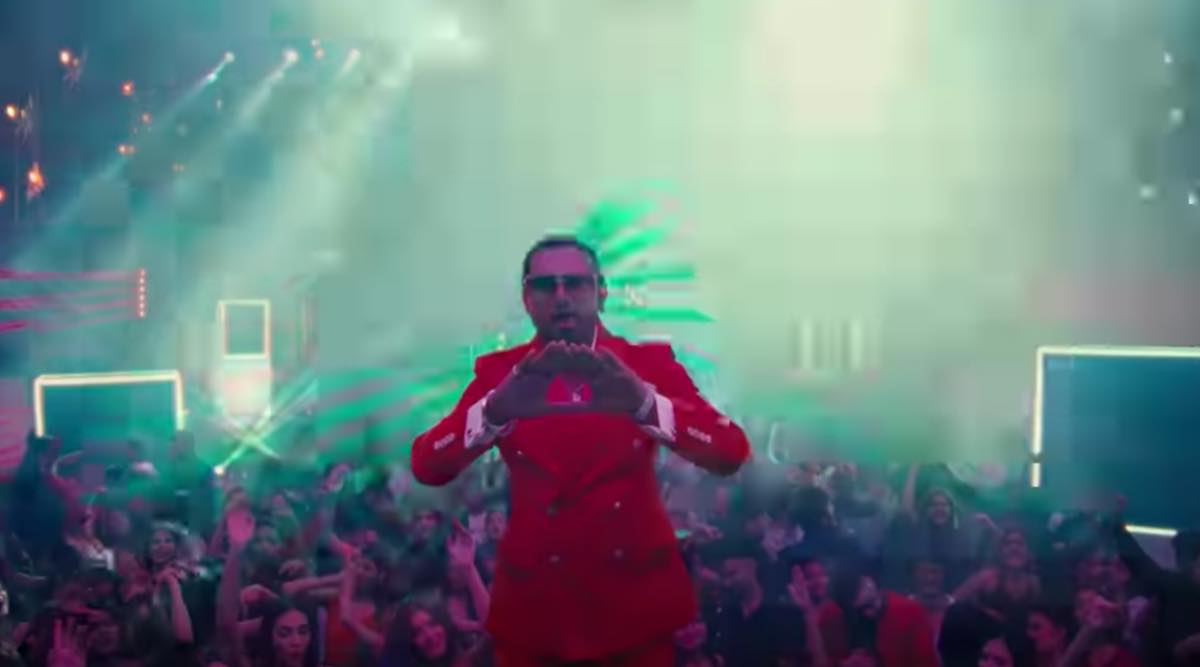 Yo Yo Honey Singh Xxx Video - Yo Yo Honey Singh teases Rangeela Re's 'party remix' with Iulia Vantur,  watch video | Entertainment News,The Indian Express