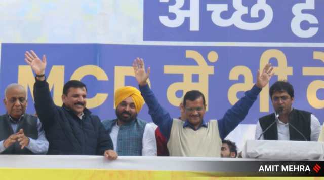Delhi Chief Minister Arvind Kejriwal along with Punjab CM Bhagwant Mann and Manish Sisodia after AAp's in MCD polls.