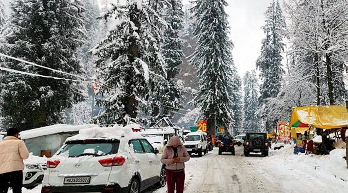 Tourists cheer as Manali, Kufri get fresh snowfall ahead of New Year | Cities News,The Indian Express