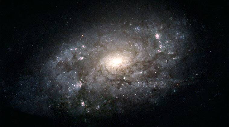 우리 은하 외부의 쌍성 병합은 긴 GRB를 킬로노바와 연결합니다.