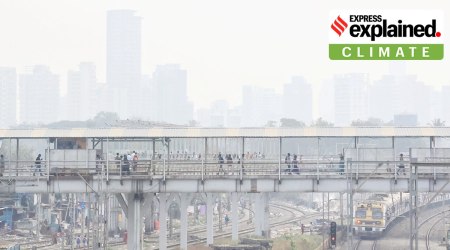 Mumbai engulfed in smog on Thursday. (Express Photo: Amit Chakravarty)