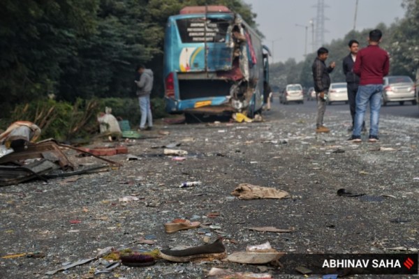 नोएडा बस दुर्घटना समाचार, इंडियन एक्सप्रेस