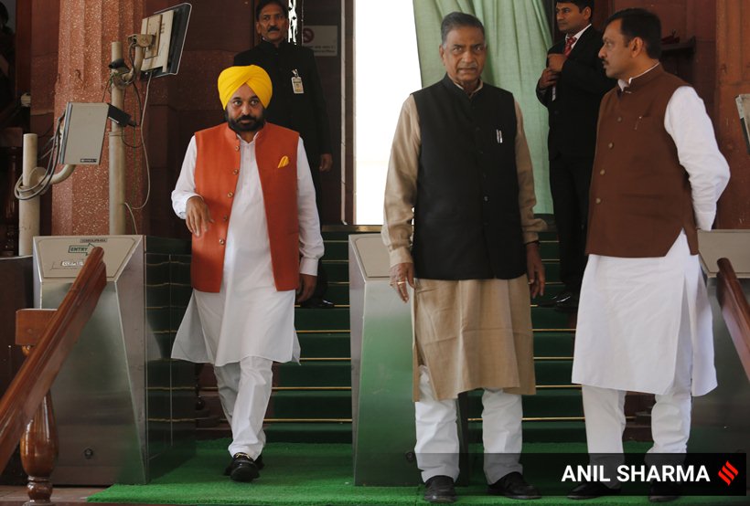 Scenes from the Parliament: Amit Shah, Mahua Mitra, Shashi Tharoor and  others attend Winter Session