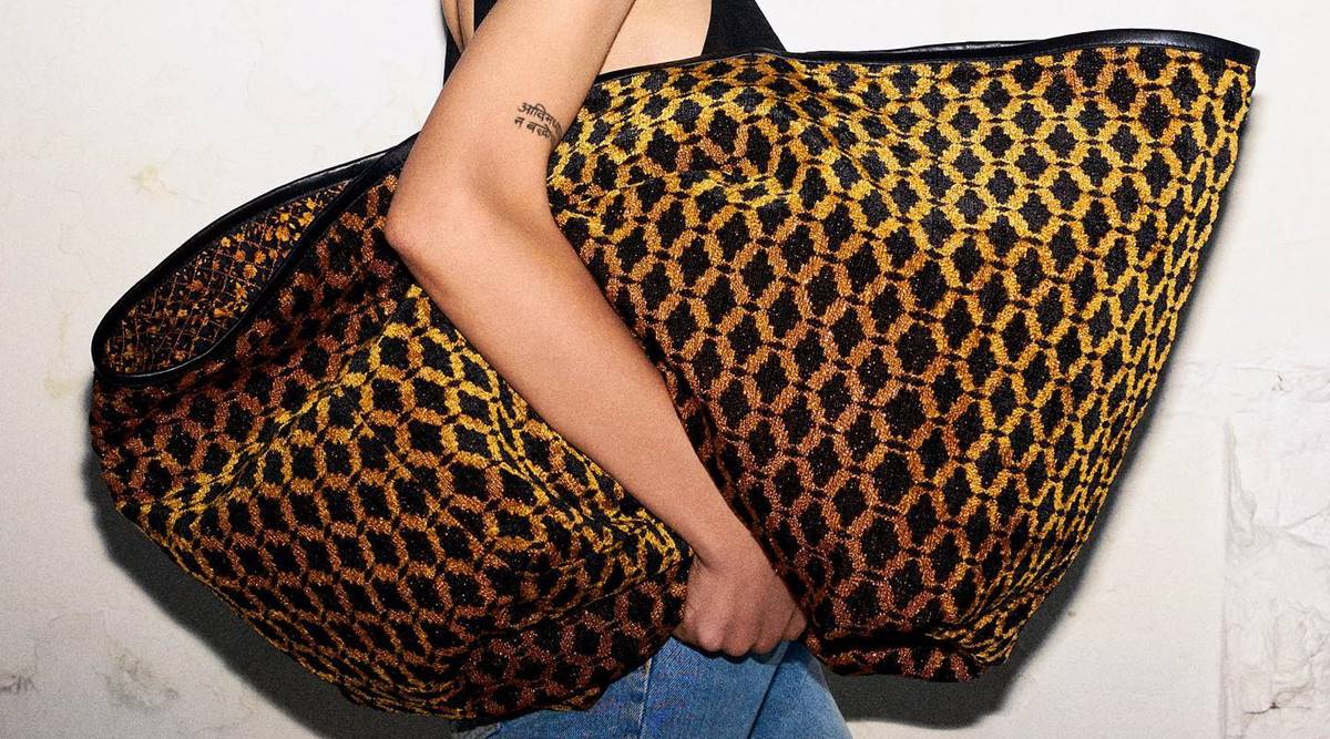 Fashionable Statement Bags That Are Saving Our Wardrobe & Indian King Cobra