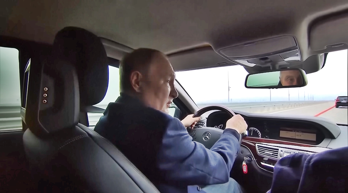 Watch Putin Drives Across Crimea Bridge Hit By Blast Says ‘it Needs