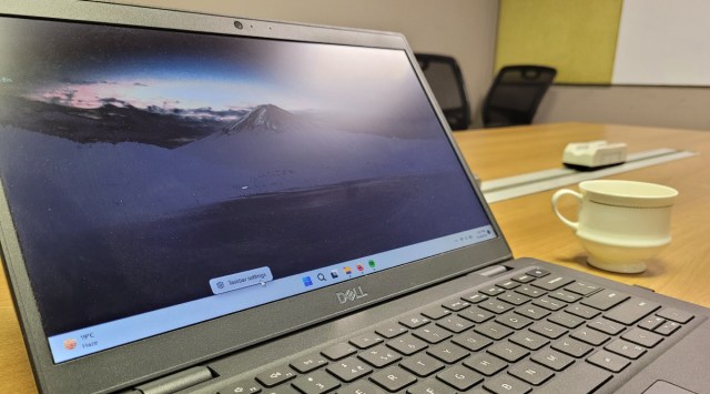 windows 11 taskbar featured