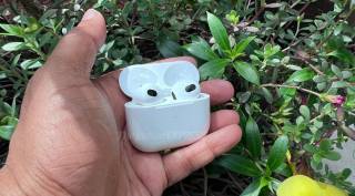 Apple_AirPods_LEAD_1