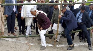 Starting yatras, Nitish talks pending work, Kharge focusses on Congress work