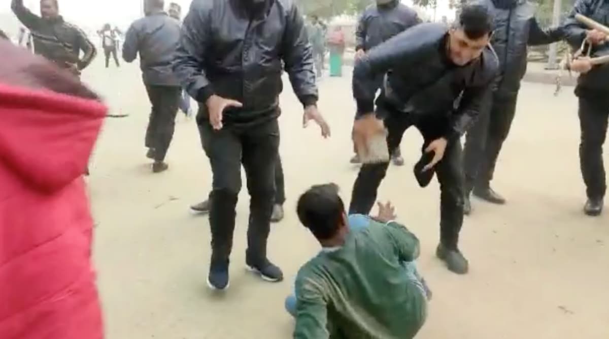 Vendors and guards clash at India Gate Delhi News The Indian Express