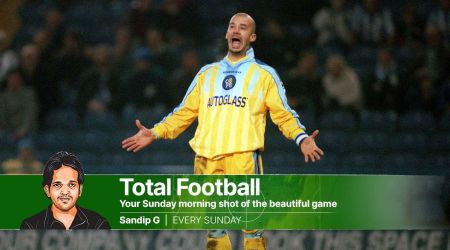 Gianluca Vialli of Chelsea appeals during the match. (Reuters File)