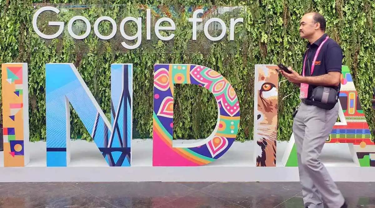 A man walks past the sign of "Google for India", the company's annual technology event in New Delhi, India, September 19, 2019. (REUTERS/Sankalp Phartiyal/File Photo)