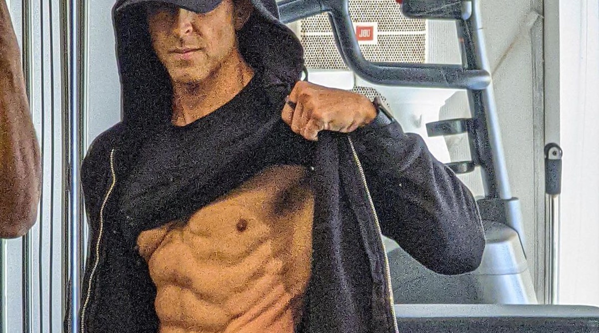 Hrithik Roshan's ripped bod, 8-pack abs at 48 have fans in a tizzy