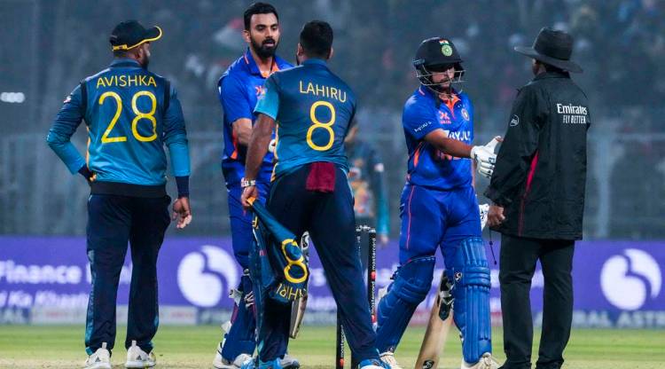 India’s K L Rahul and Kuldeep Yadav shake hands with Sri Lankan players after winning the second one-day international cricket match between India and Sri Lanka in Kolkata, India, Thursday, Jan. 12, 2023. (AP Photo/Bikas Das)
